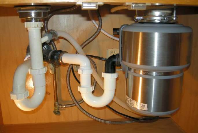What to consider before choosing garbage disposal for an RV